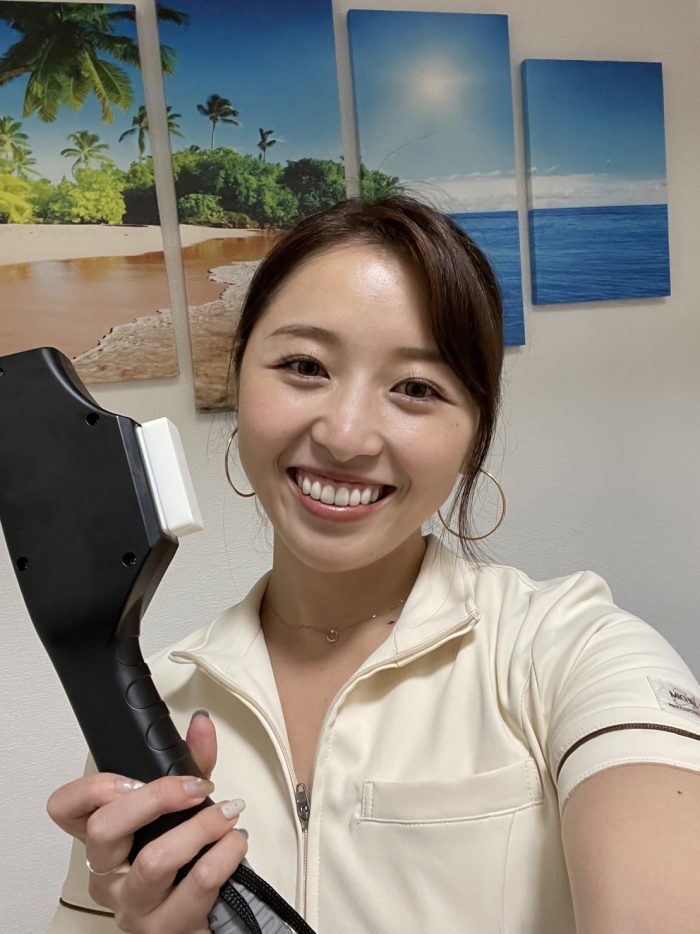 女性施術スタッフ